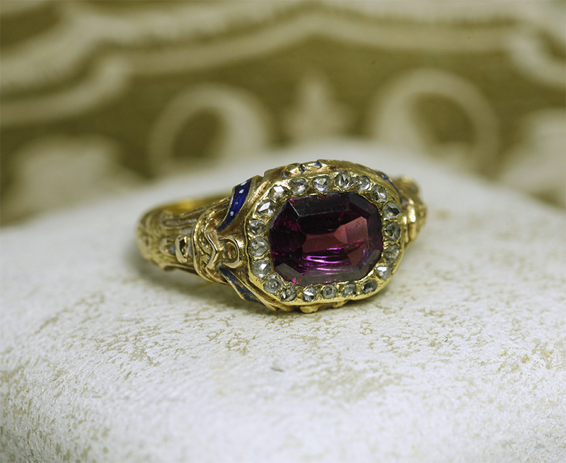 アンティークジュエリー　ガーネットの指輪　ミネルヴァ アンティークジュエリー ガーネットの指輪 ミネルヴァ アンティーク